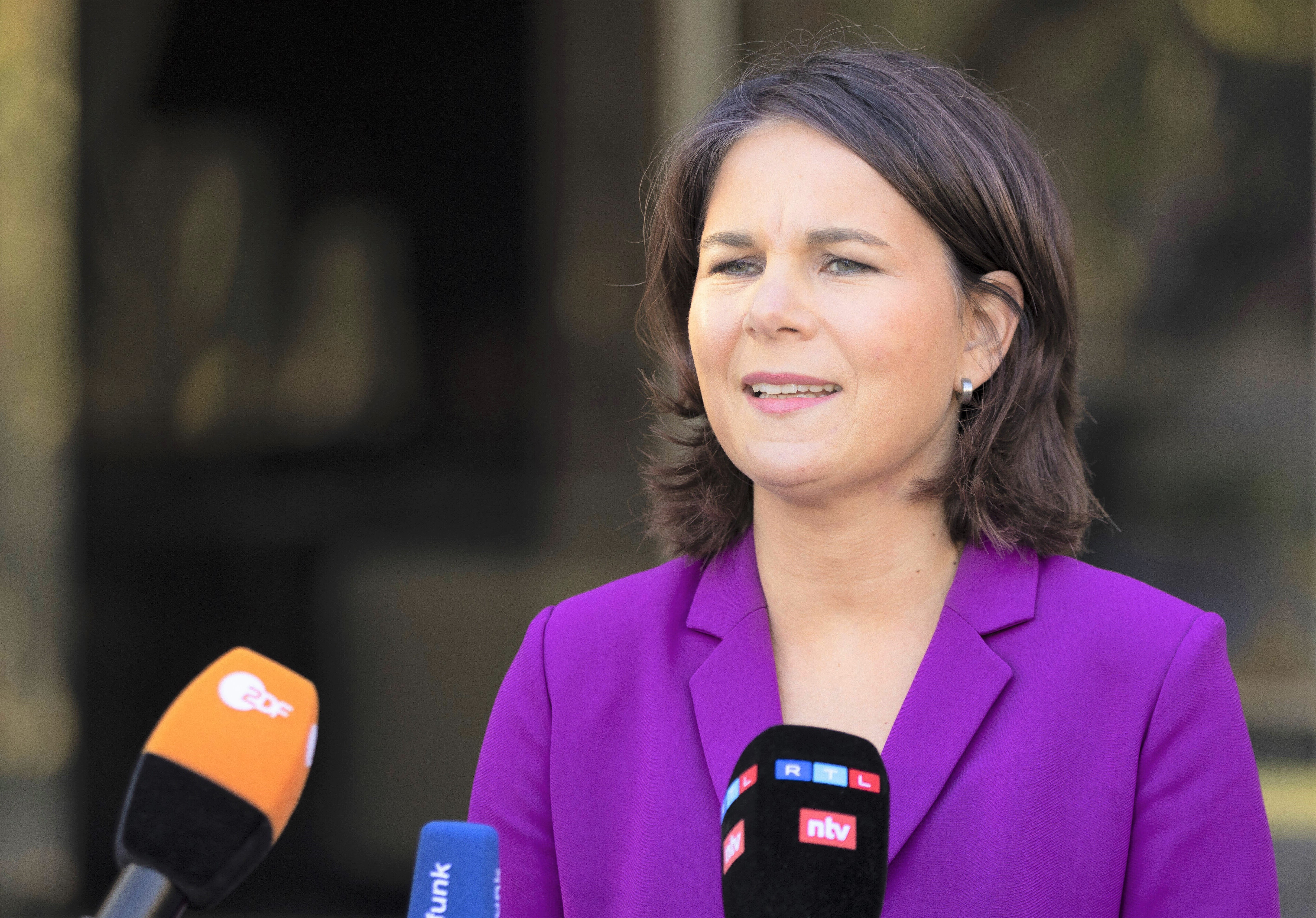 Morddrohung gegen Annalena Baerbock! "Jemand soll Dich zerstückeln"!