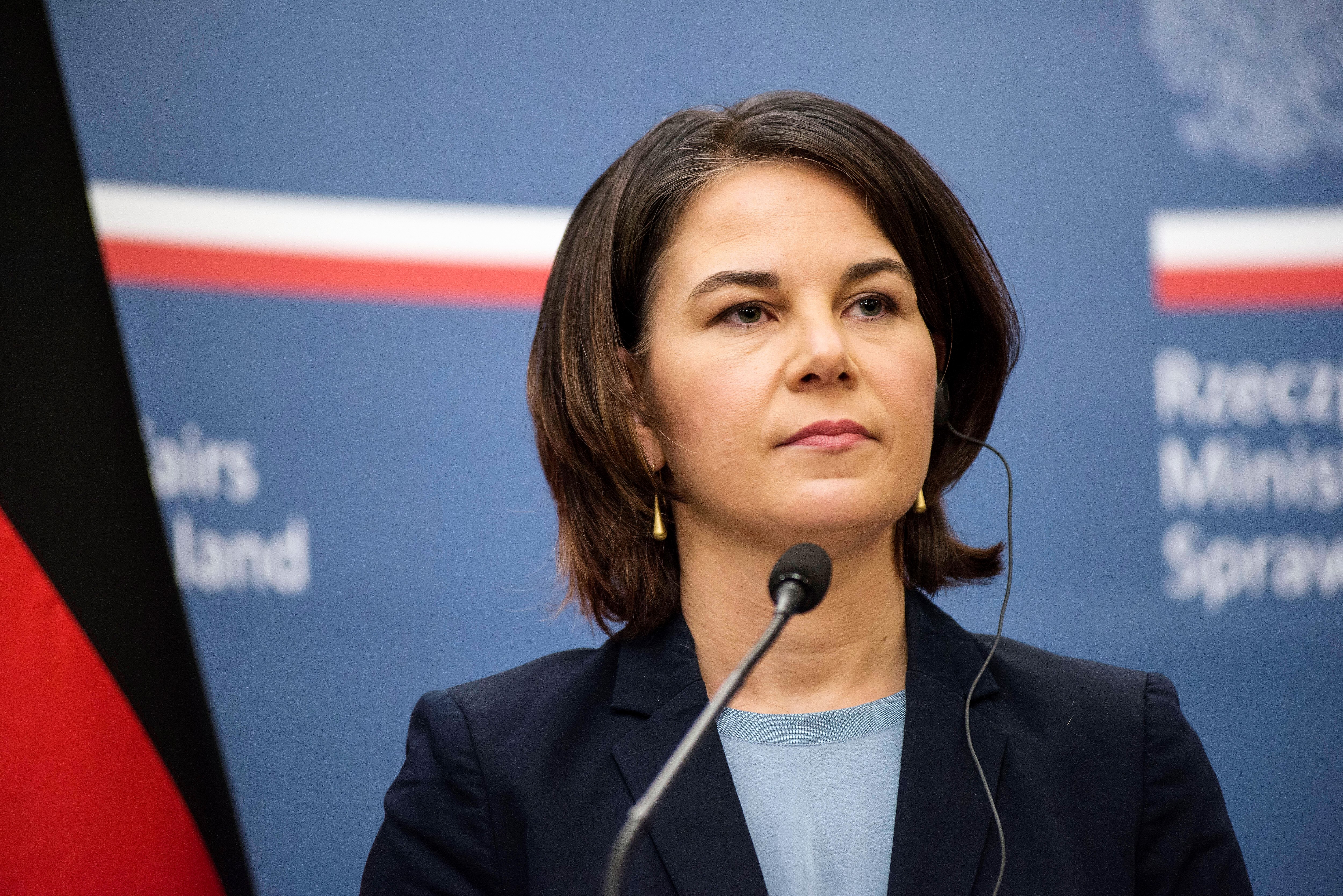 Russischer Angriff auf Annalena Baerbock! Staatsfernsehen dreht völlig durch und beleidigt die Außenministerin schwer!