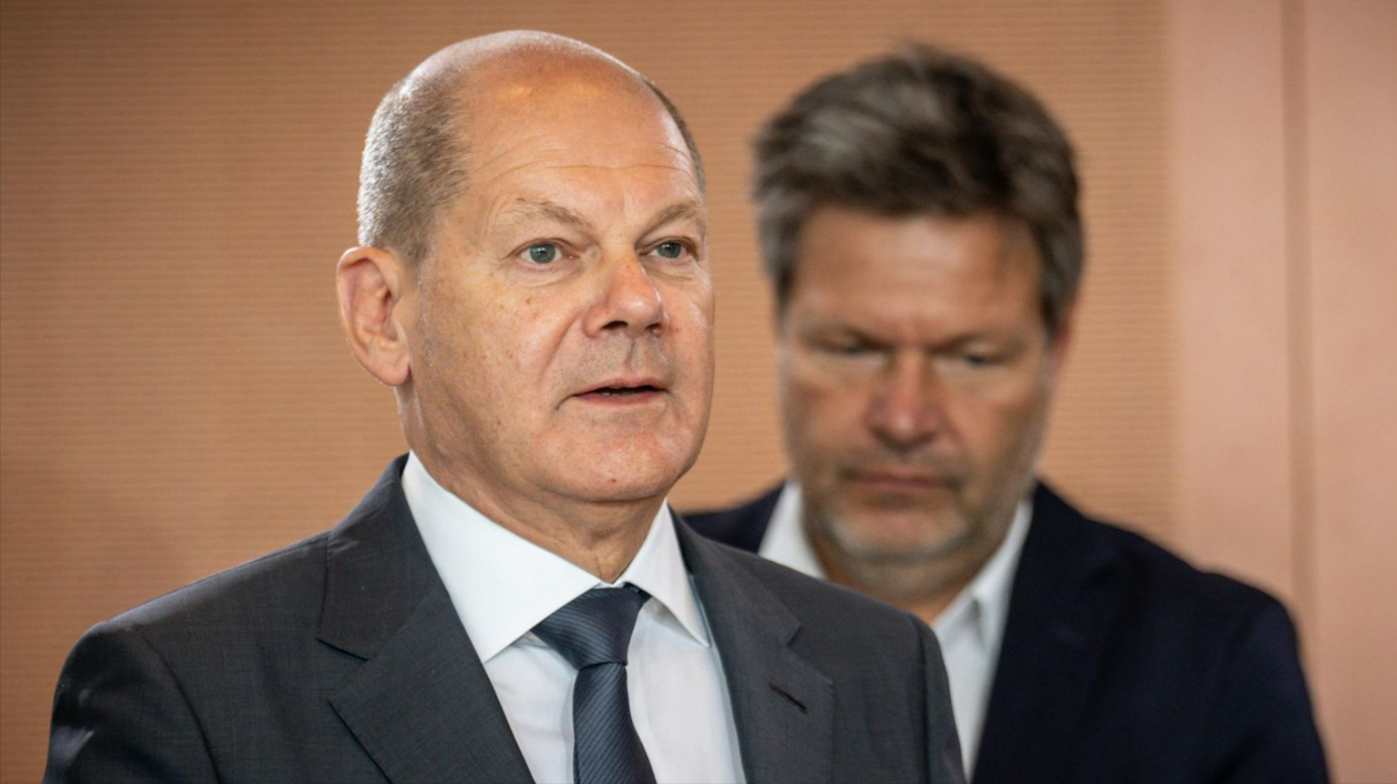 So denkt Scholz wirklich über seinen Vize! - Zoff zwischen Kanzler Scholz und Vizekanzler Habeck!