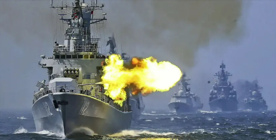 Putin schickt Kriegsschiffe zu Charles Krönung! Russische Schiffe mit Atomwaffen laufen Richtung britischer Küste 