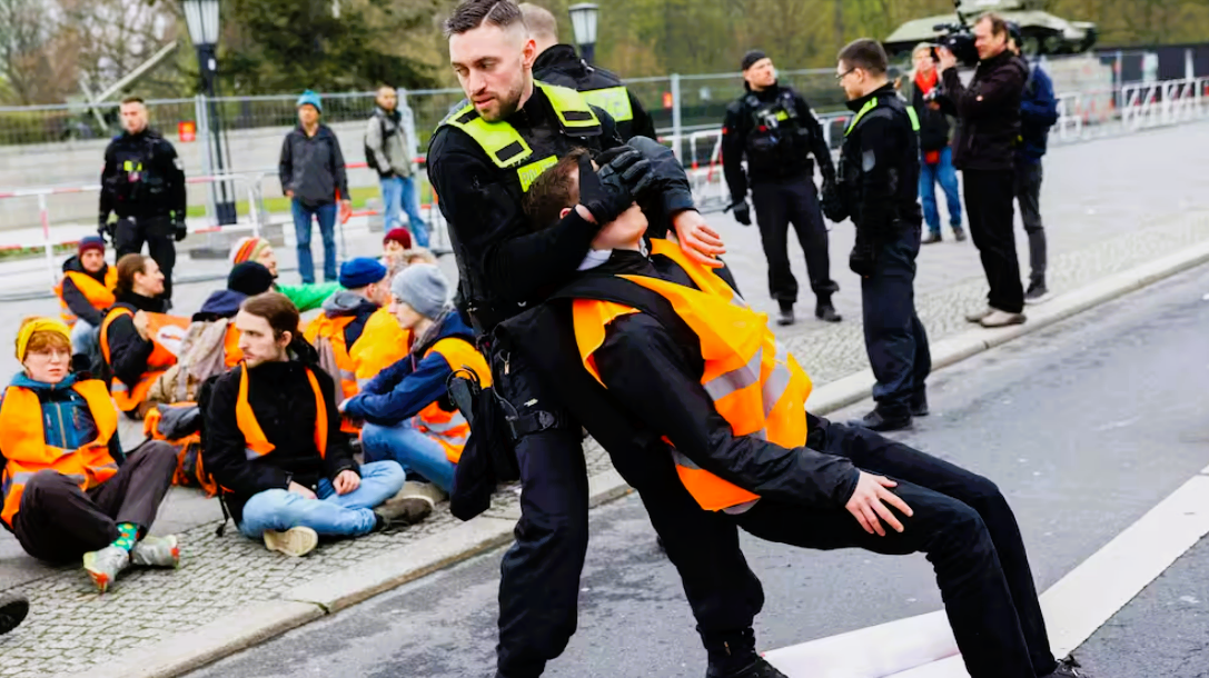 Münchener Flughafen gesperrt! Keine Starts und Landungen - Chaos zu Pfingsten!